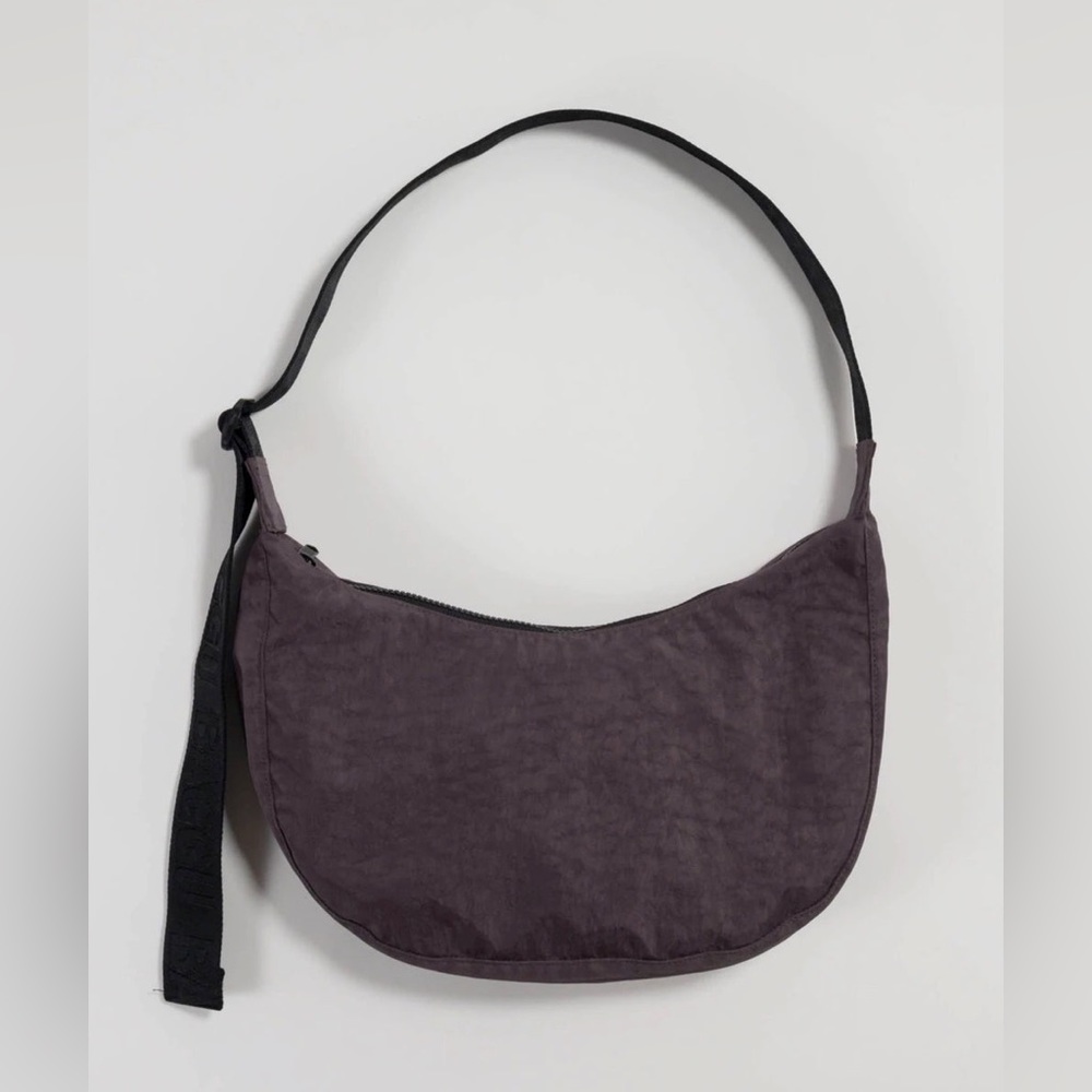 Baggu Medium Nylon Crescent Bag in Raisin